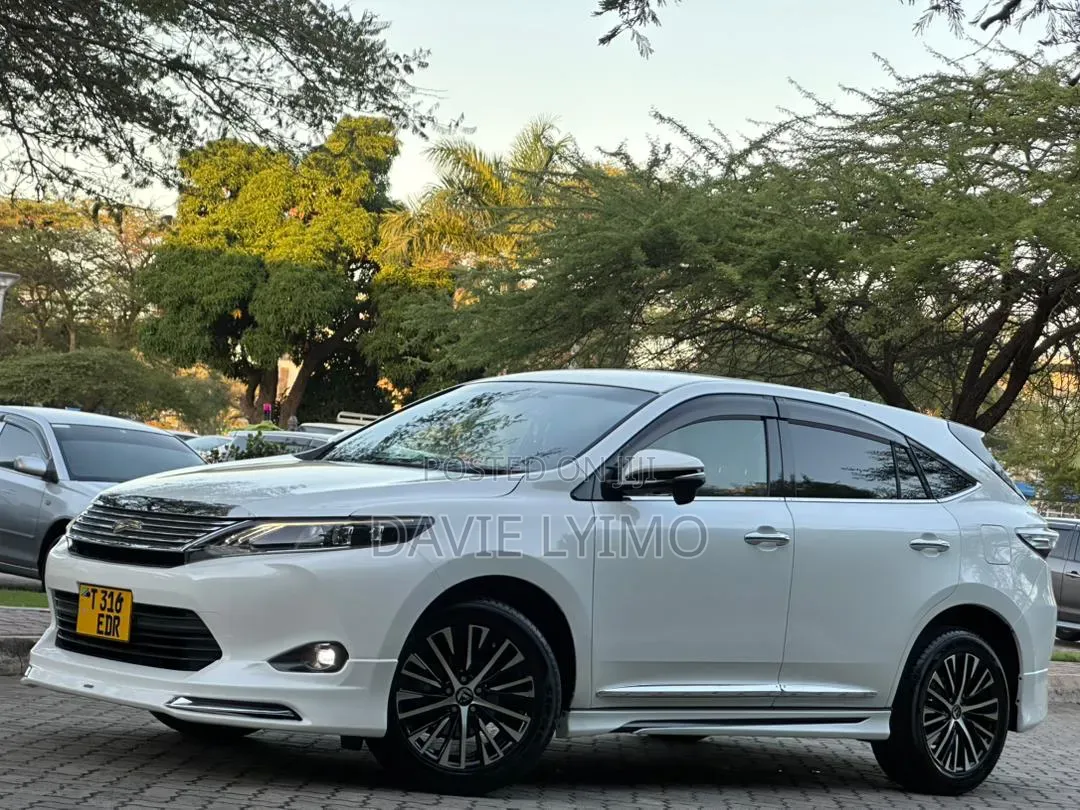 Toyota Harrier 2.0 2016 Pearl