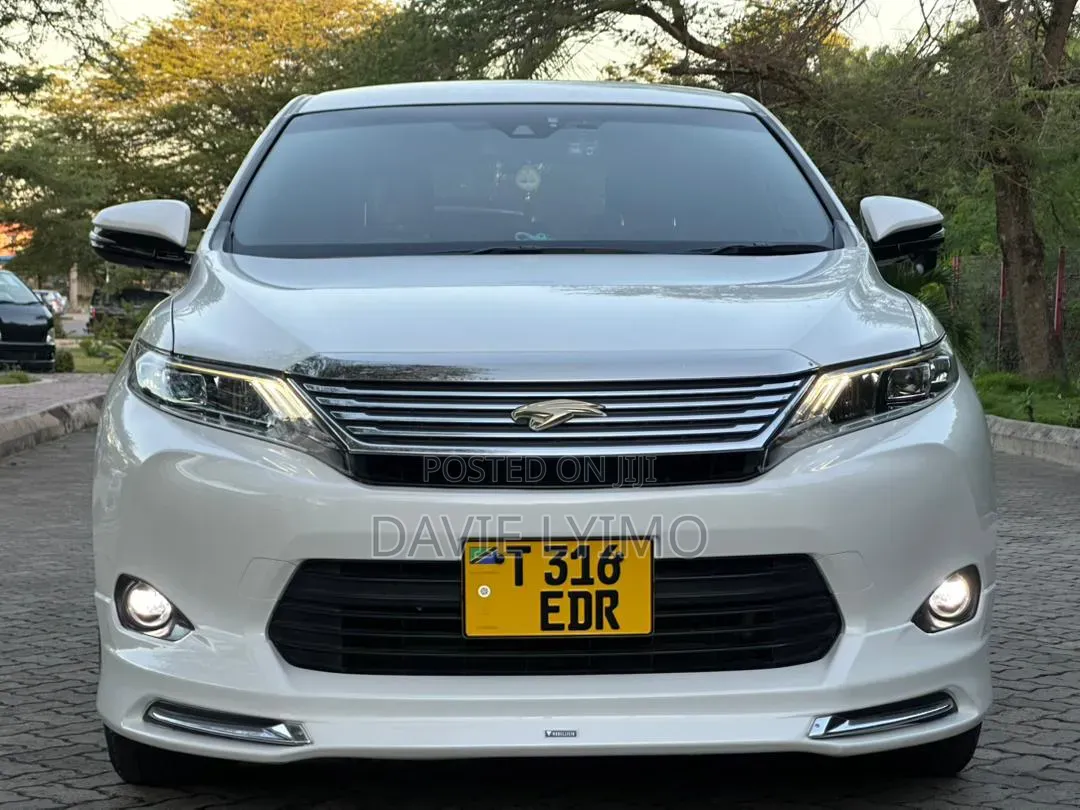 Toyota Harrier 2.0 2016 Pearl