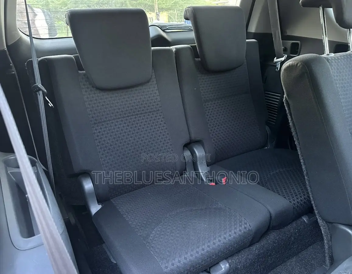 Toyota Vanguard 2010 White