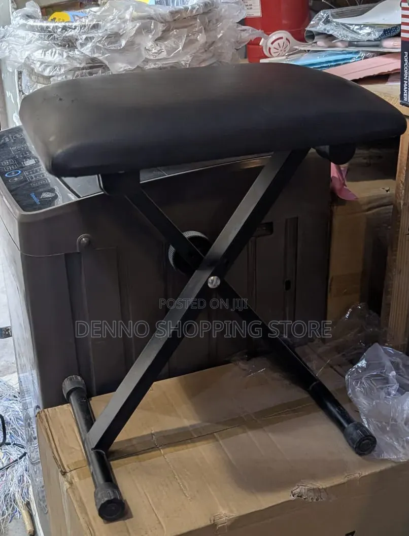 Kiti Cha Mpiga Kinanda(Pianist Chair)