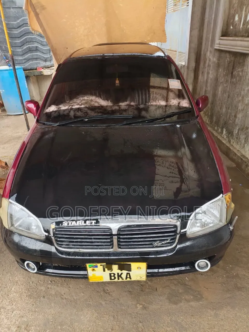 Toyota Starlet 2000 Red