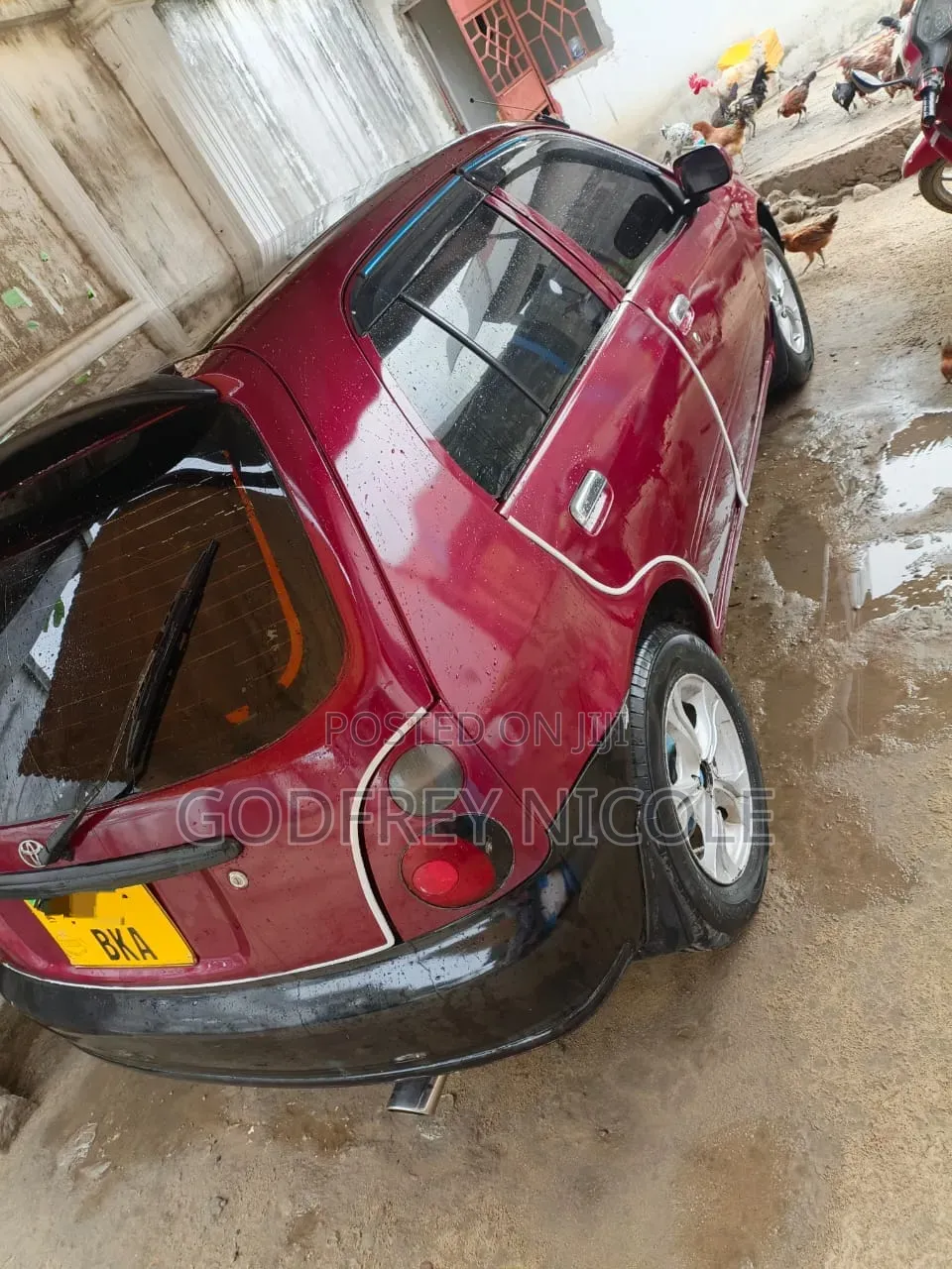 Toyota Starlet 2000 Red