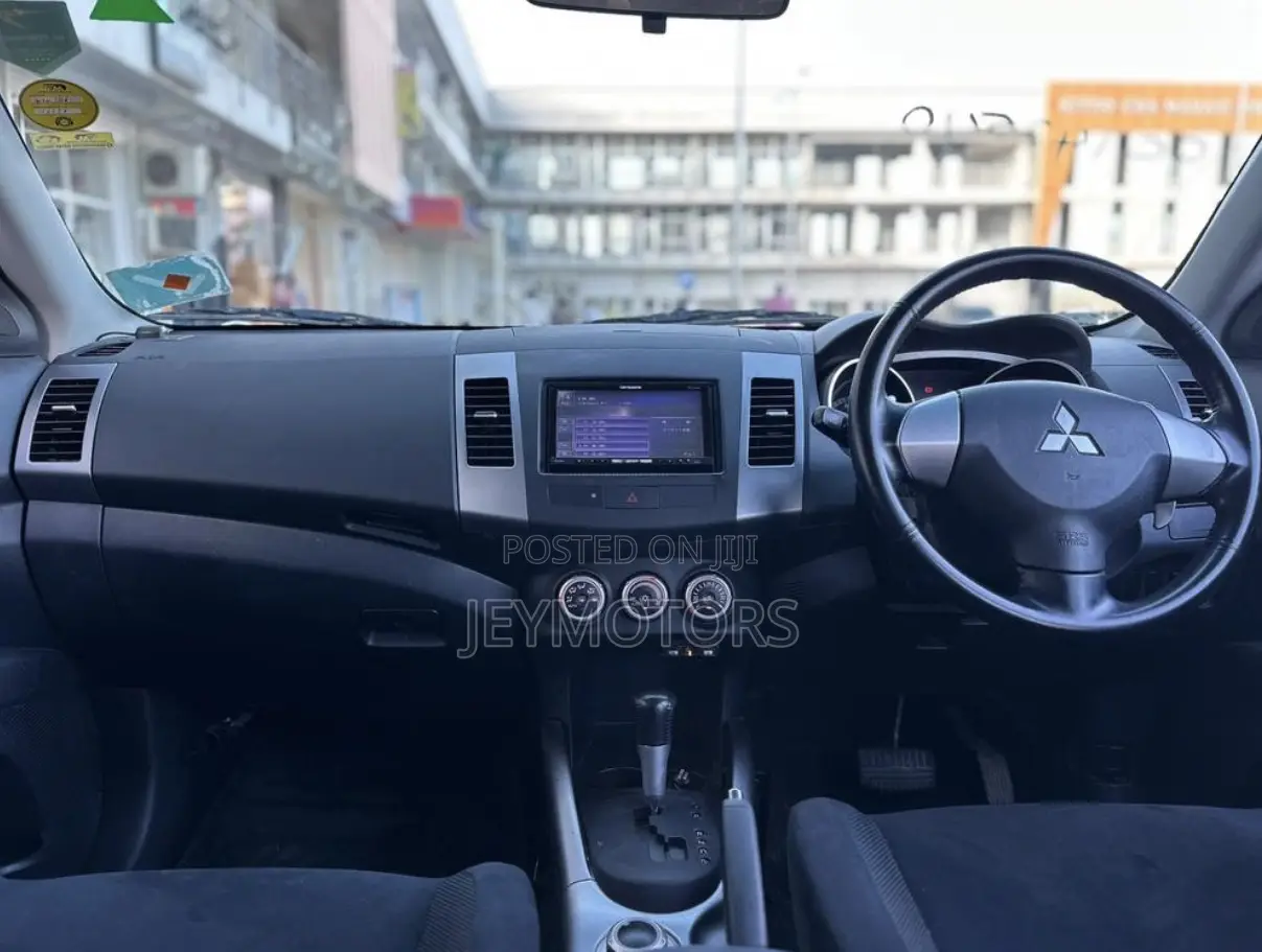 Mitsubishi Outlander 2008 White