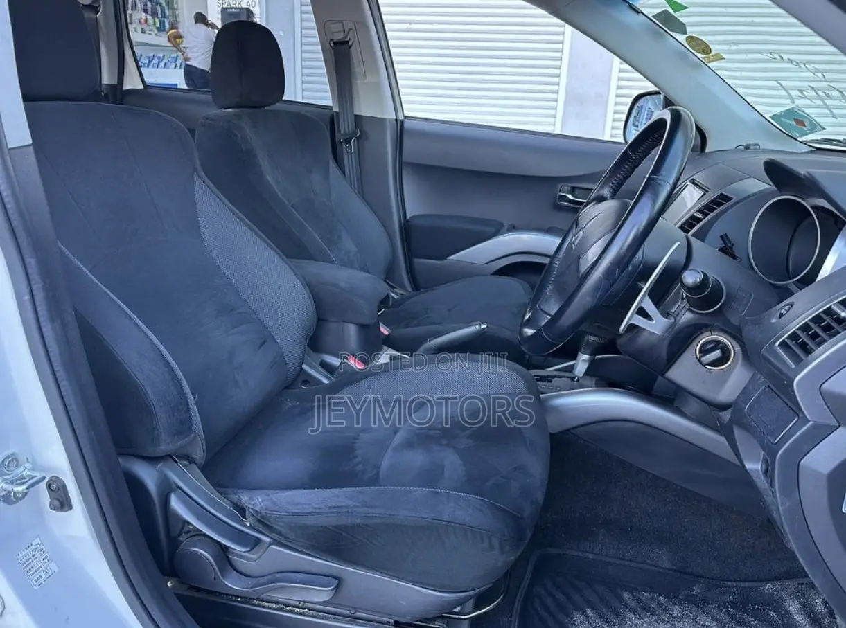 Mitsubishi Outlander 2008 White