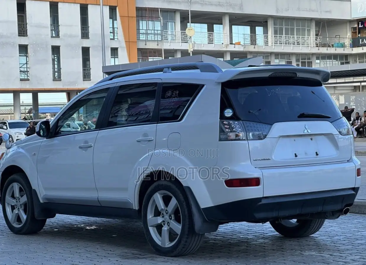 Mitsubishi Outlander 2008 White