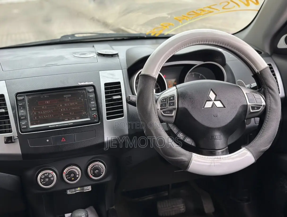 Mitsubishi Outlander 2014 Black