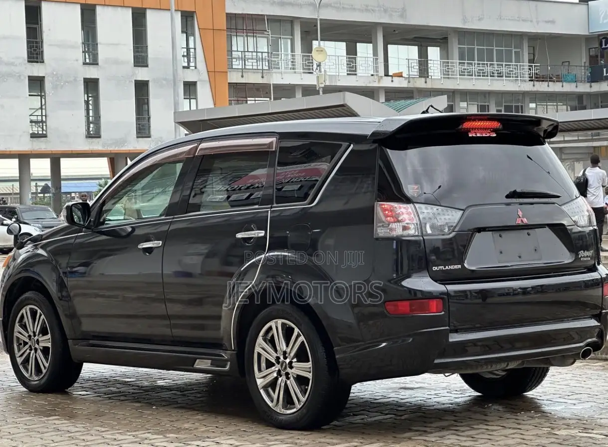 Mitsubishi Outlander 2014 Black