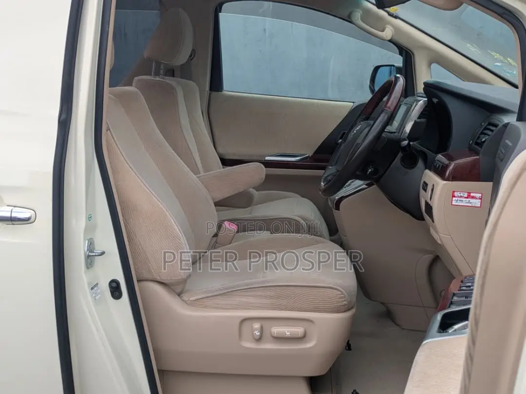 Toyota Alphard 2.4 Petrol FWD 2010 White