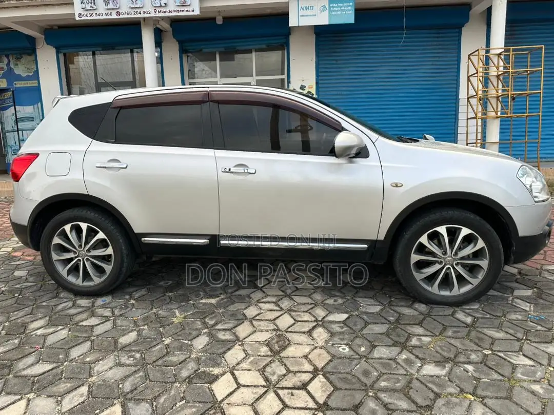 Nissan Dualis 2010 Silver