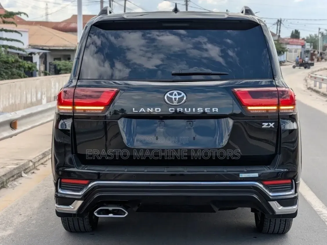 New Toyota Land Cruiser LC300 2025 Black