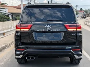 New Toyota Land Cruiser LC300 2025 Black