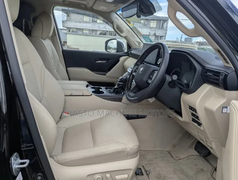 New Toyota Land Cruiser LC300 2025 Black