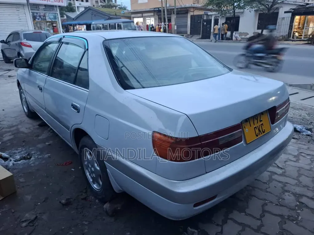 Toyota Corona Premio 2.0 Petrol AWD 2001 White