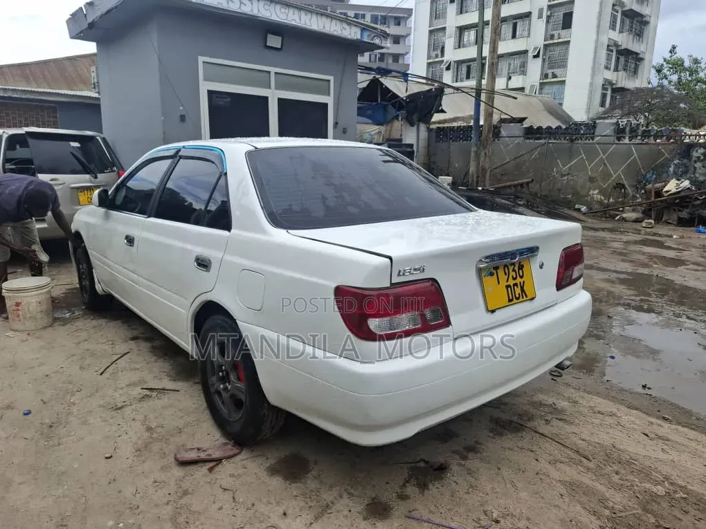 Toyota Carina 2.0 AWD Sedan 2000 White