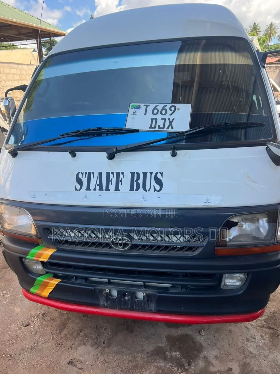 Toyota HiAce 2002 White