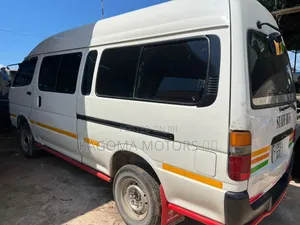 Toyota HiAce 2002 White