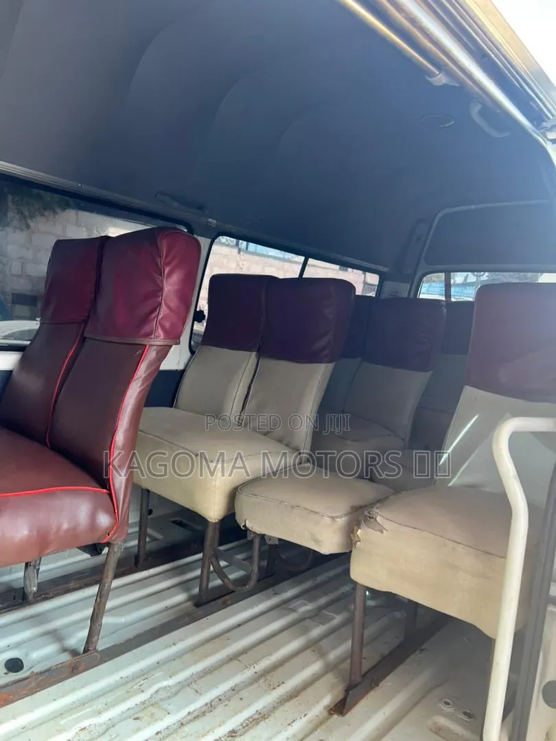 Toyota HiAce 2002 White