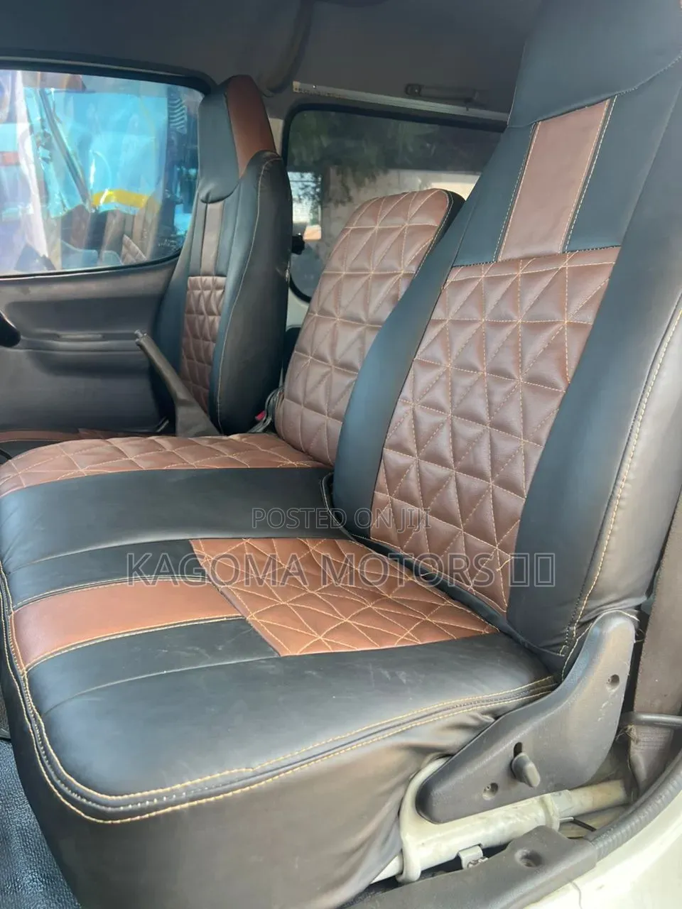Toyota HiAce 2002 White