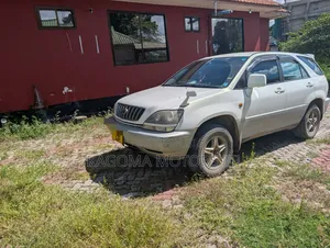Toyota Harrier 2002 White