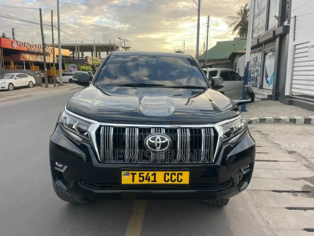 Toyota Land Cruiser Prado 2010 Black