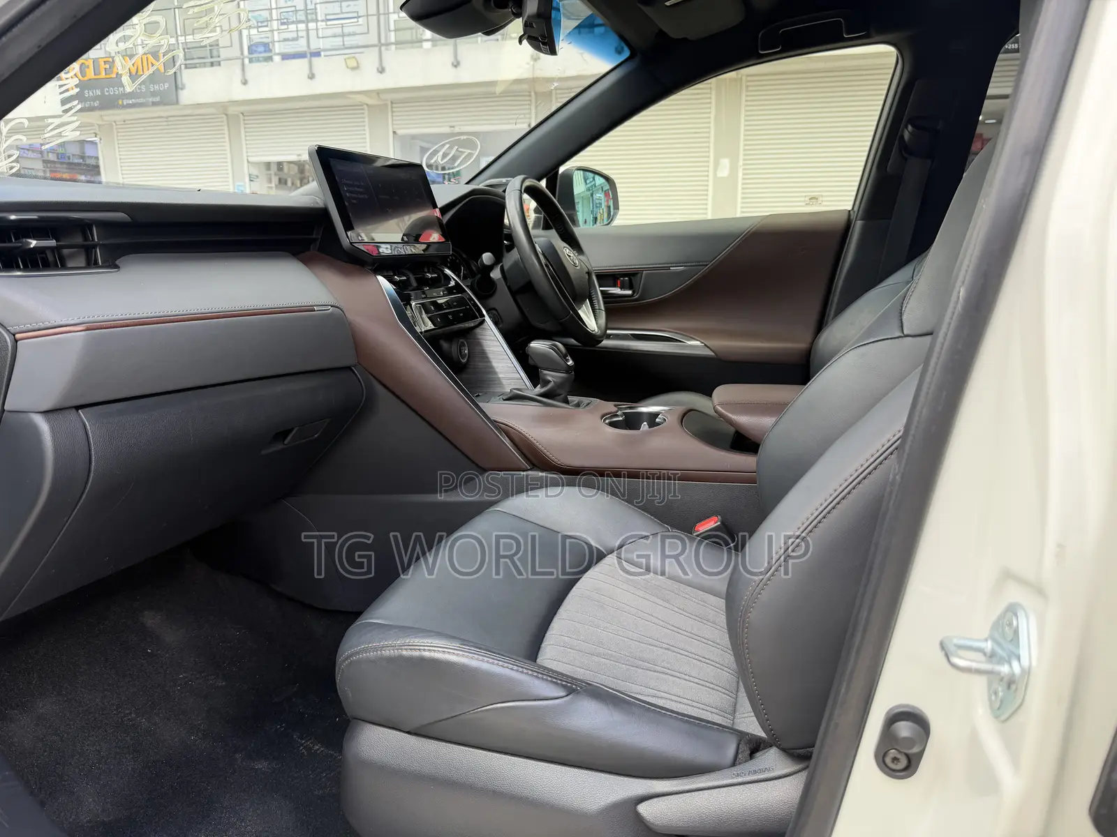 Toyota Harrier 2.0 2020 White