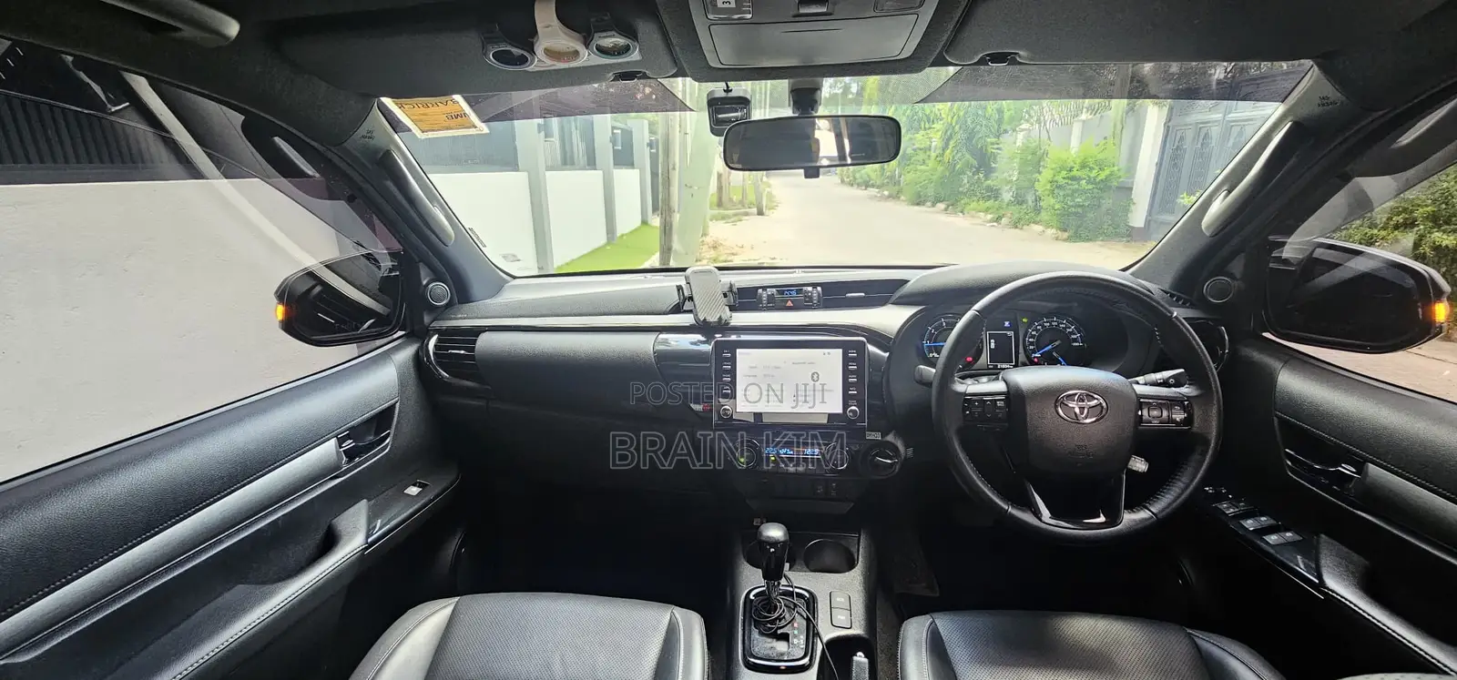New Toyota Hilux 2023 Gray