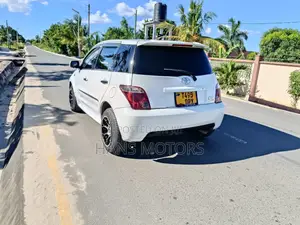 Toyota IST 2006 White