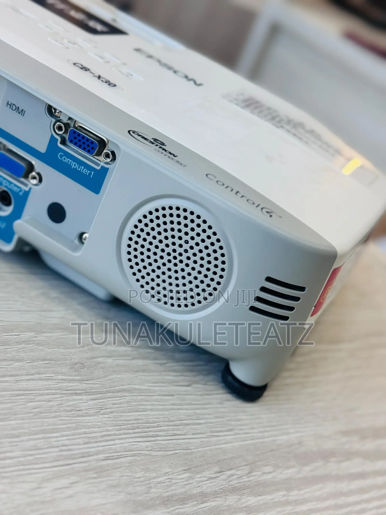 Epson Cb-X30 Projector