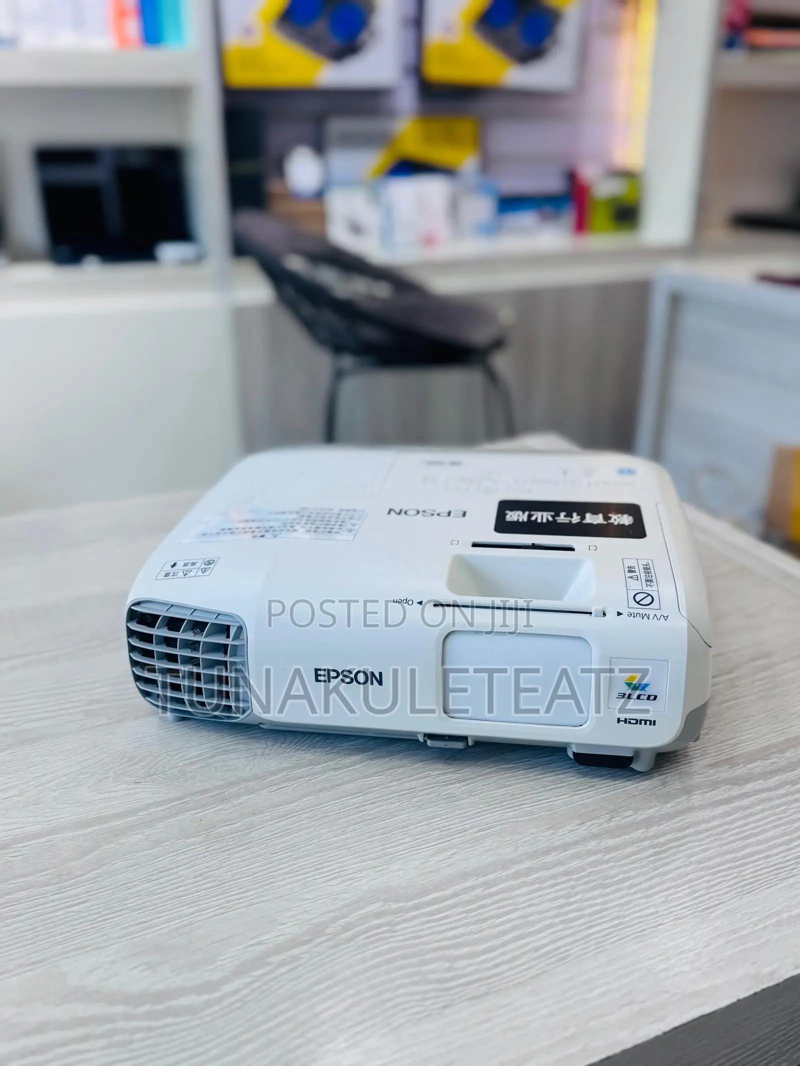Epson Cb-X30 Projector