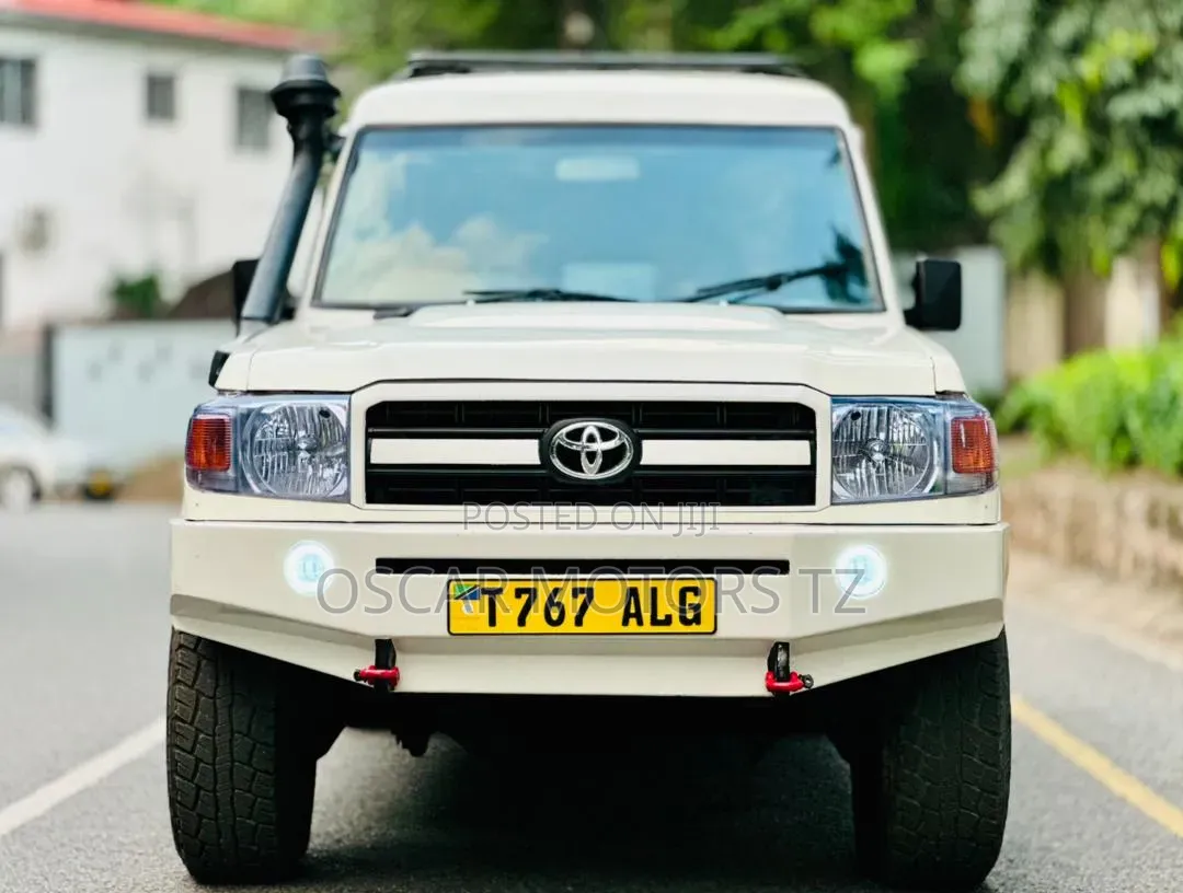 Toyota Land Cruiser 79 Series 2002 White