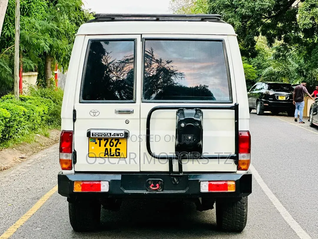 Toyota Land Cruiser 79 Series 2002 White