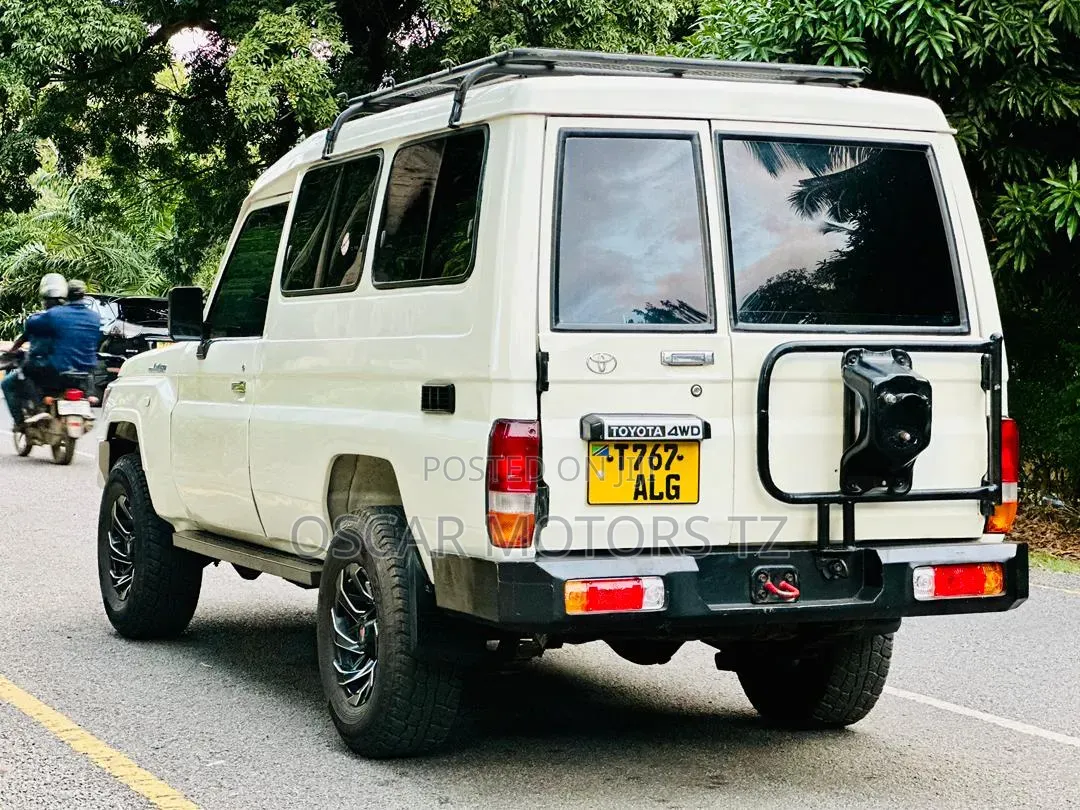 Toyota Land Cruiser 79 Series 2002 White