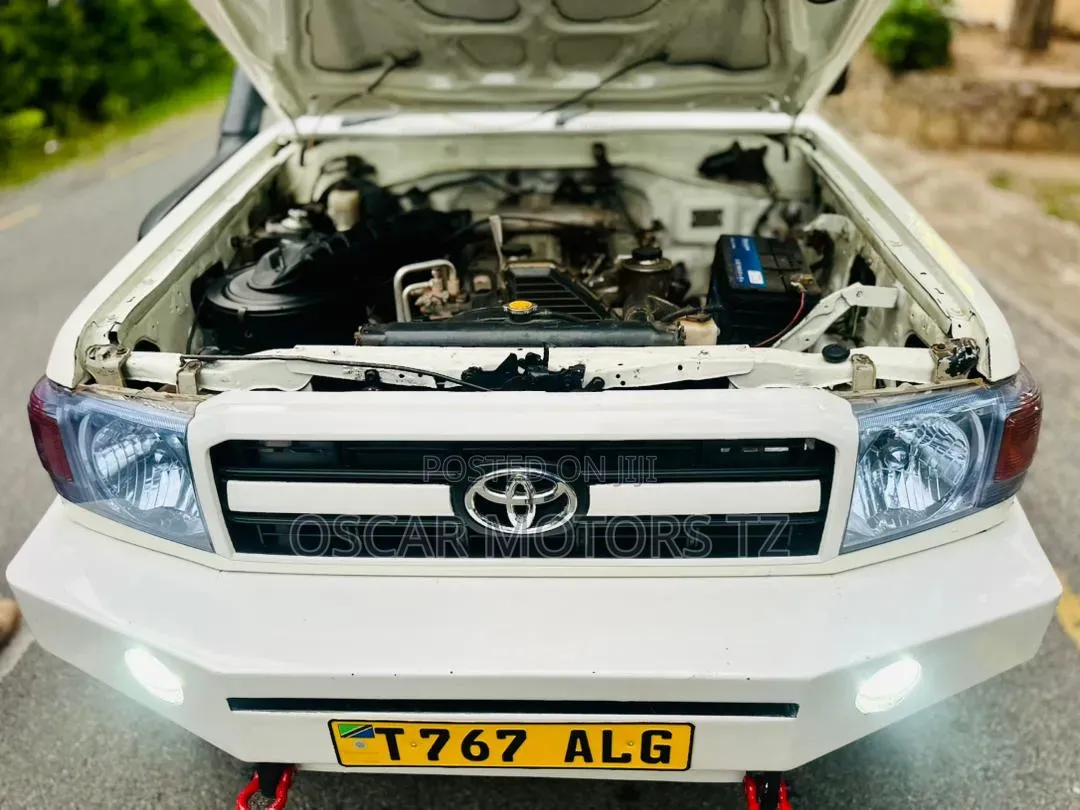 Toyota Land Cruiser 79 Series 2002 White