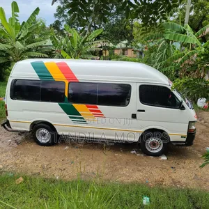 Toyota HiAce 2003 White
