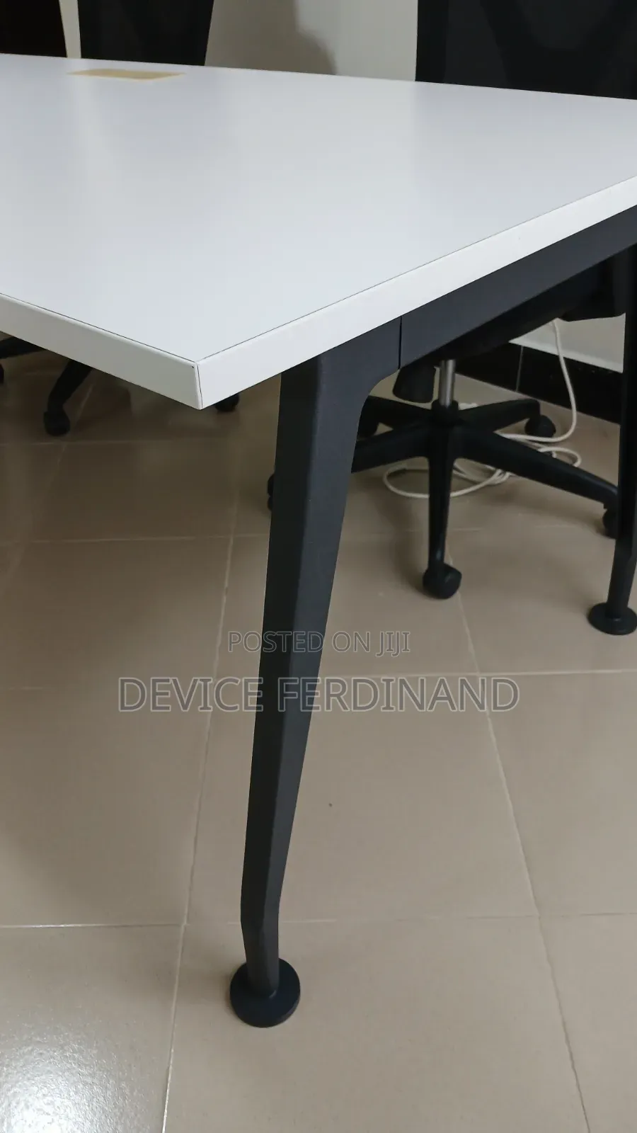 Office Desk / Meza Ya Ofisi Pekee