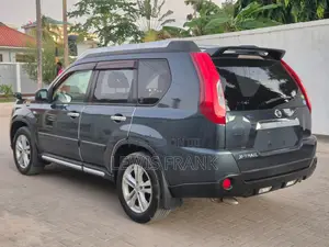 Nissan X-Trail 2011 Gray