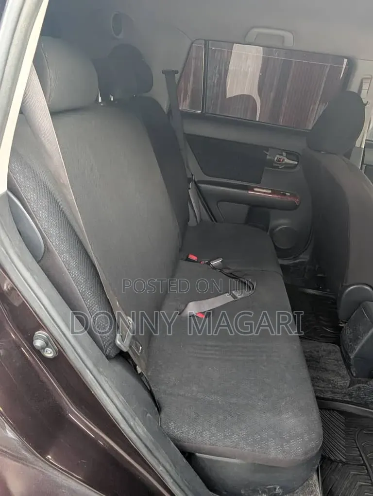 Toyota Corolla Rumion Hatchback 1.5 FWD 2009 Black