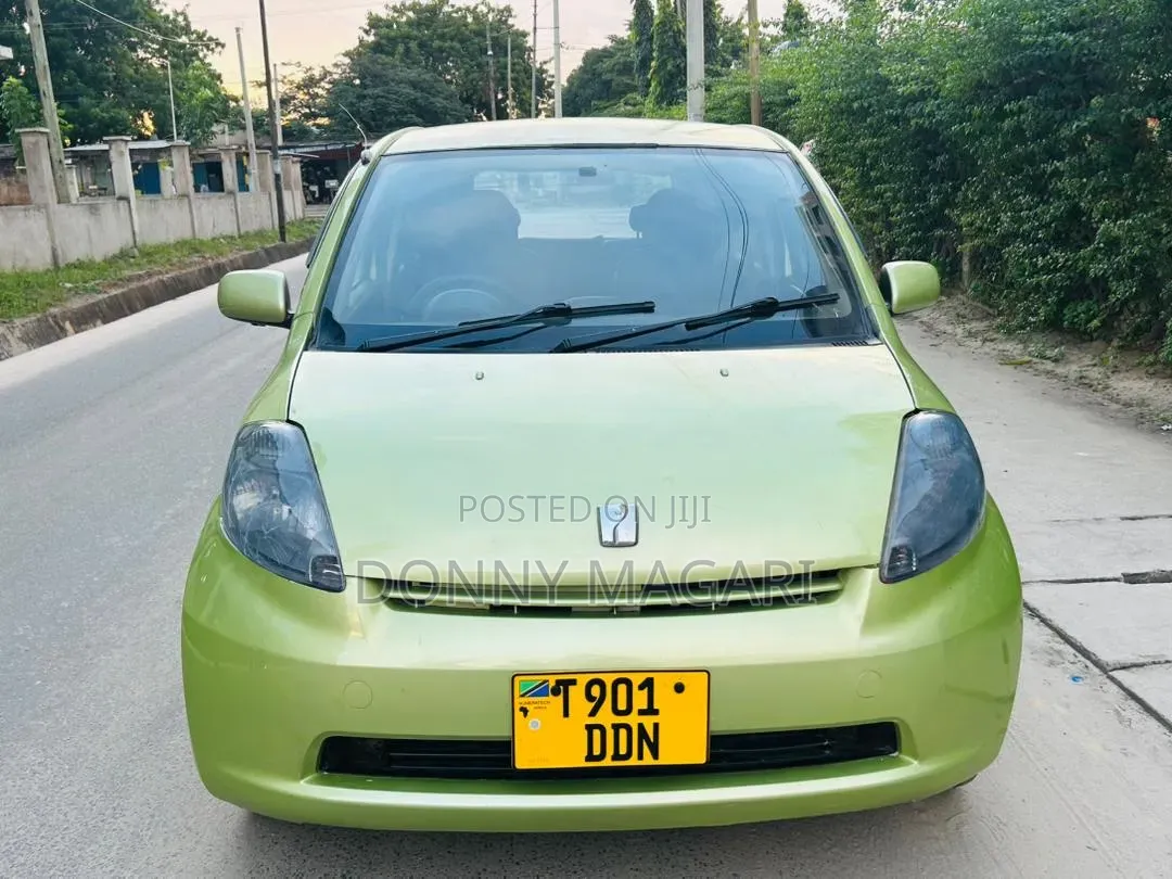Toyota Passo 2004 Green