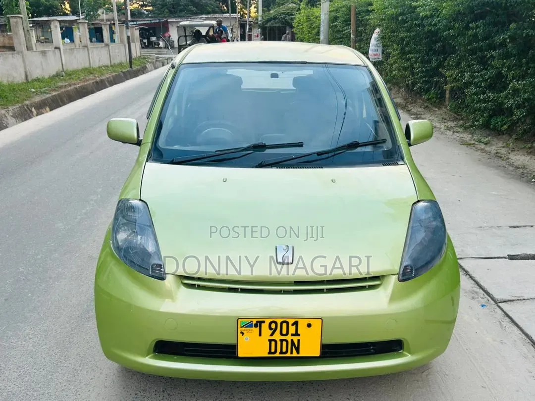Toyota Passo 2004 Green