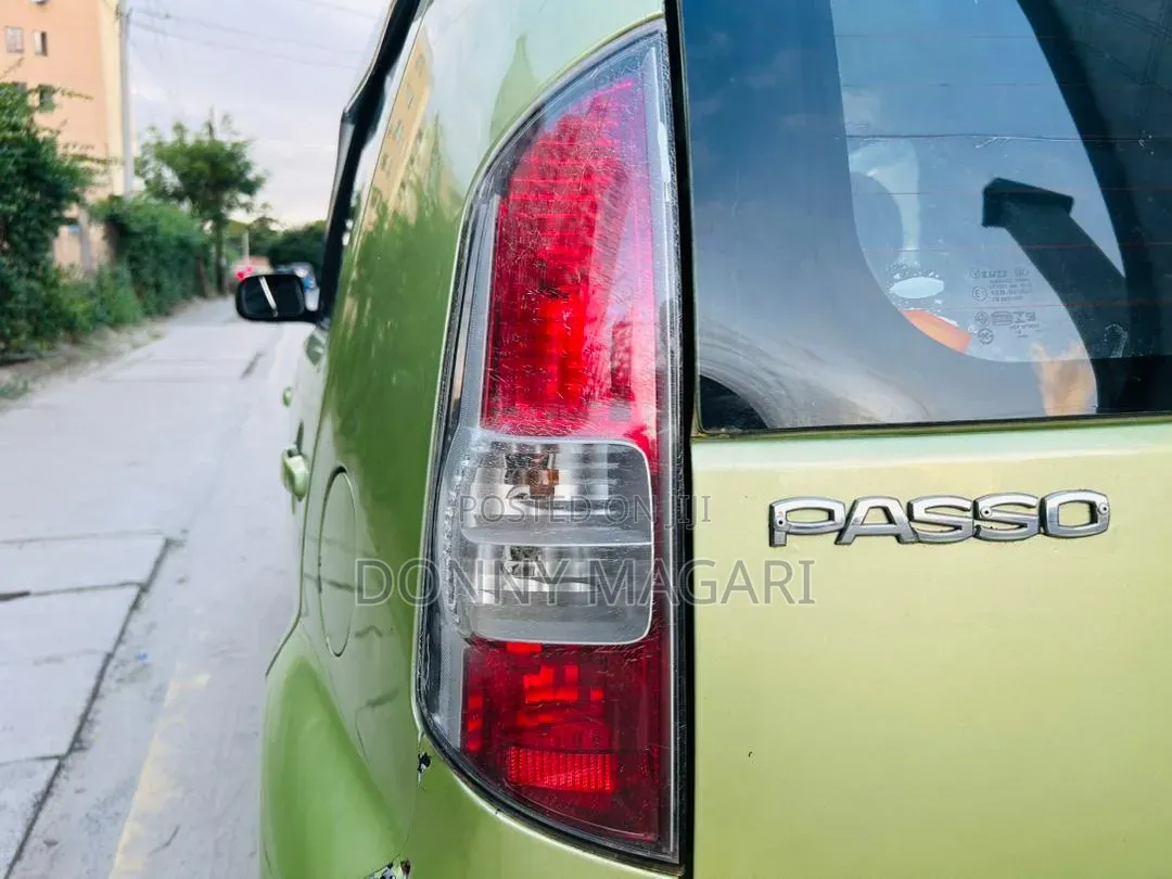 Toyota Passo 2004 Green