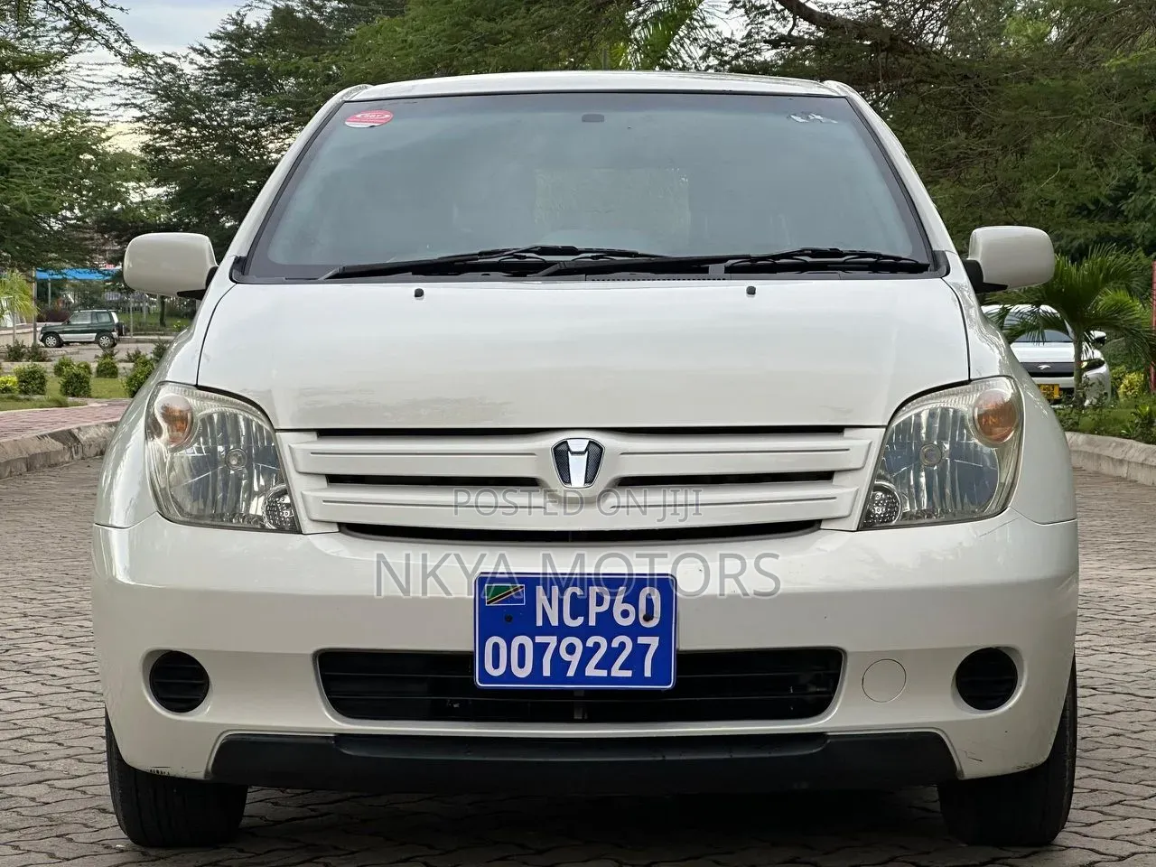 Toyota IST 2004 White