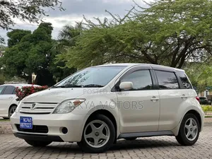 Toyota IST 2004 White