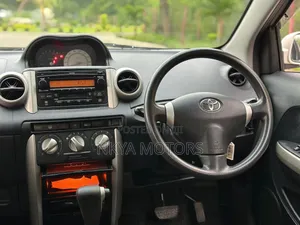 Toyota IST 2004 White