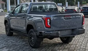 Toyota Hilux 2025 Gray