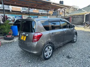 Toyota Ractis 2008 Gray
