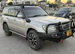 Toyota Land Cruiser 2006 Silver