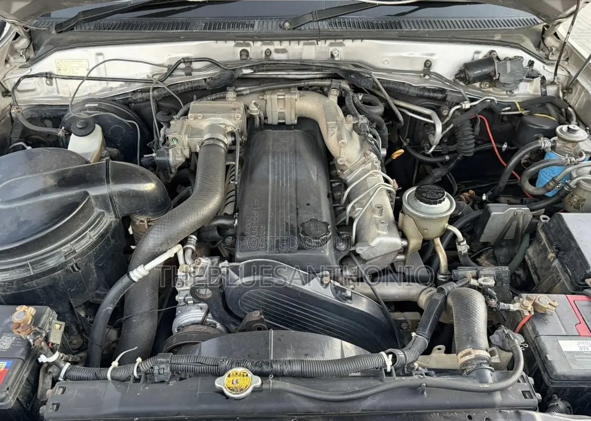 Toyota Land Cruiser 2006 Silver