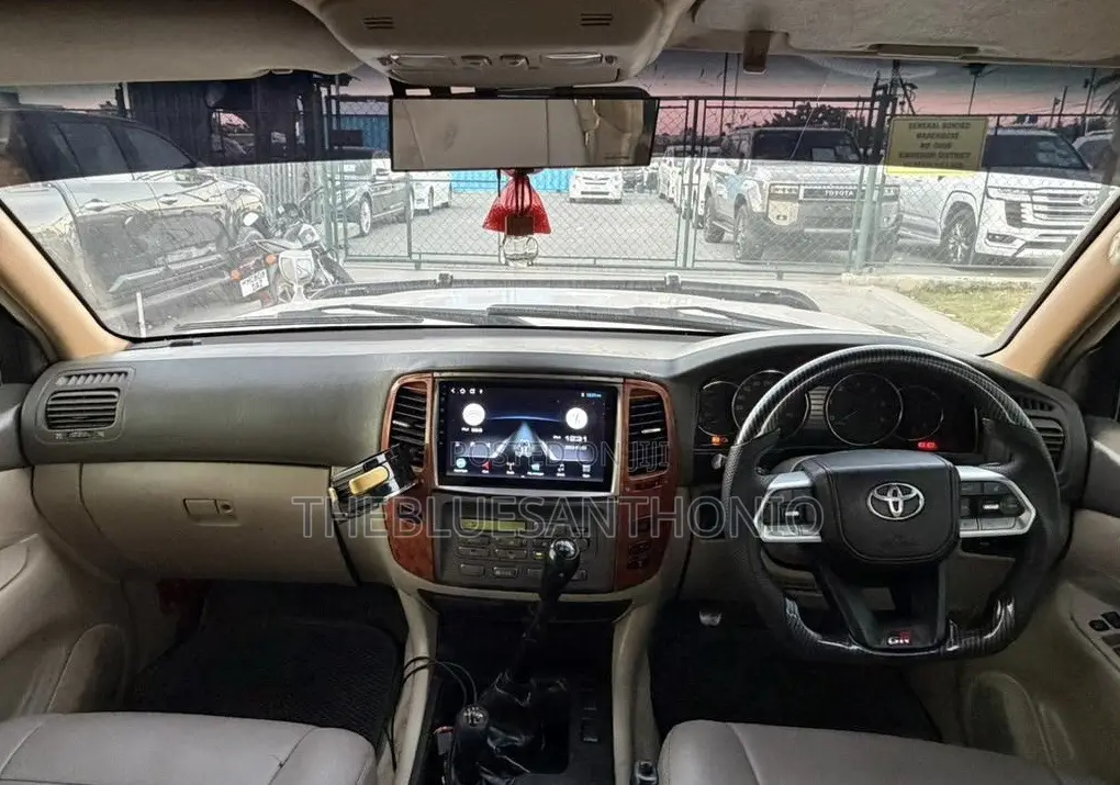 Toyota Land Cruiser 2006 Silver