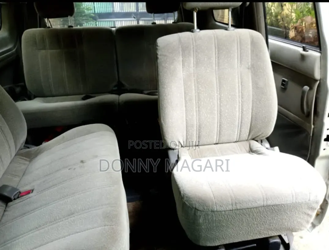 Toyota Noah 2001 Silver