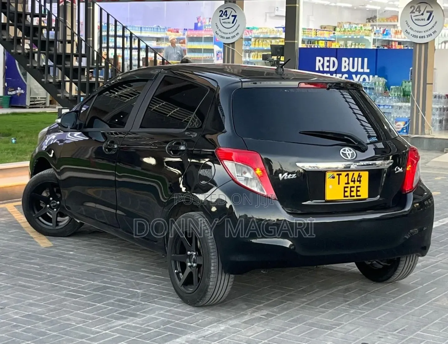 Toyota Vitz 2013 Black
